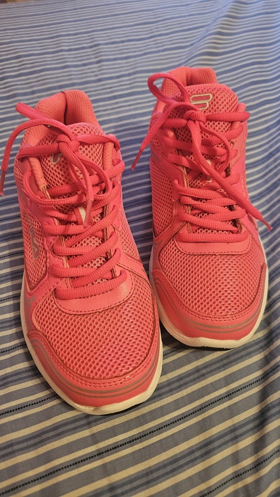 FILA WOMENS SHOES SIZE 9