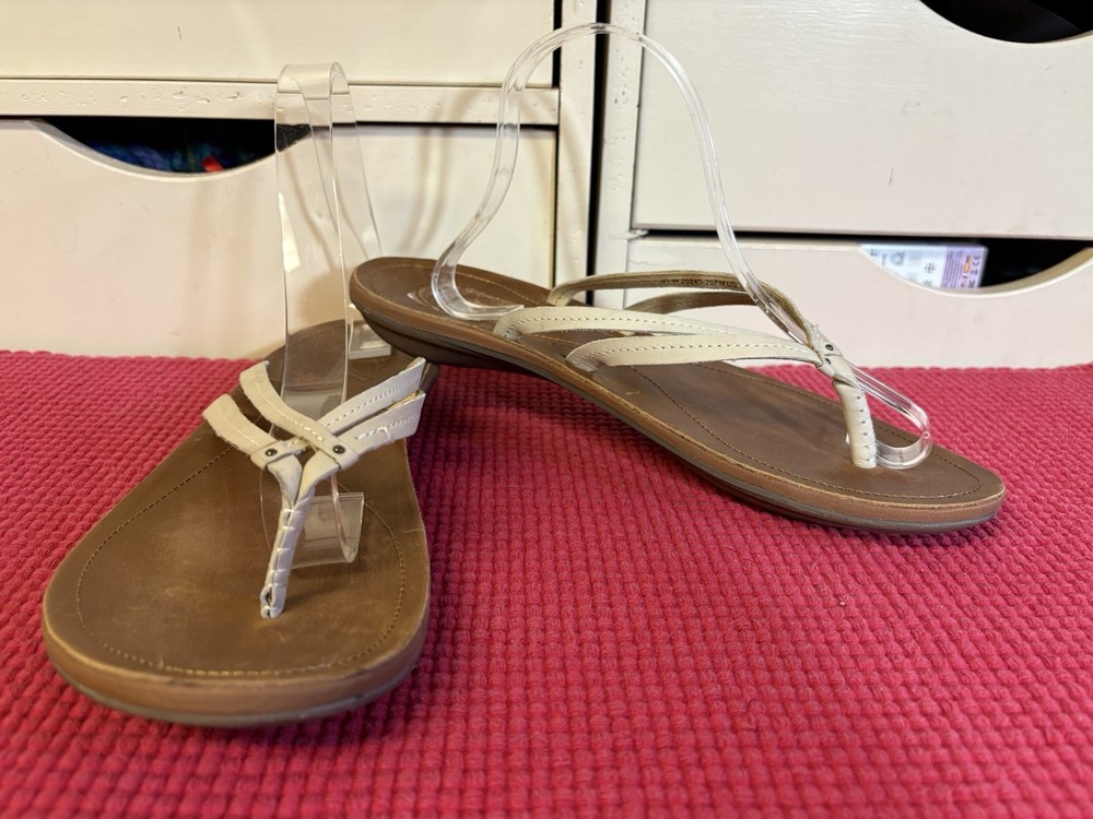 Olukai Womens Size 10 Light Tan Strappy Comfort Flip Flops in Good Condition