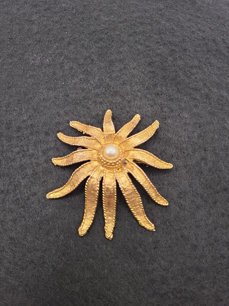 Marcel Boucher Signed Gold Tone Sunburst Flower With Pearl Brooch Pin