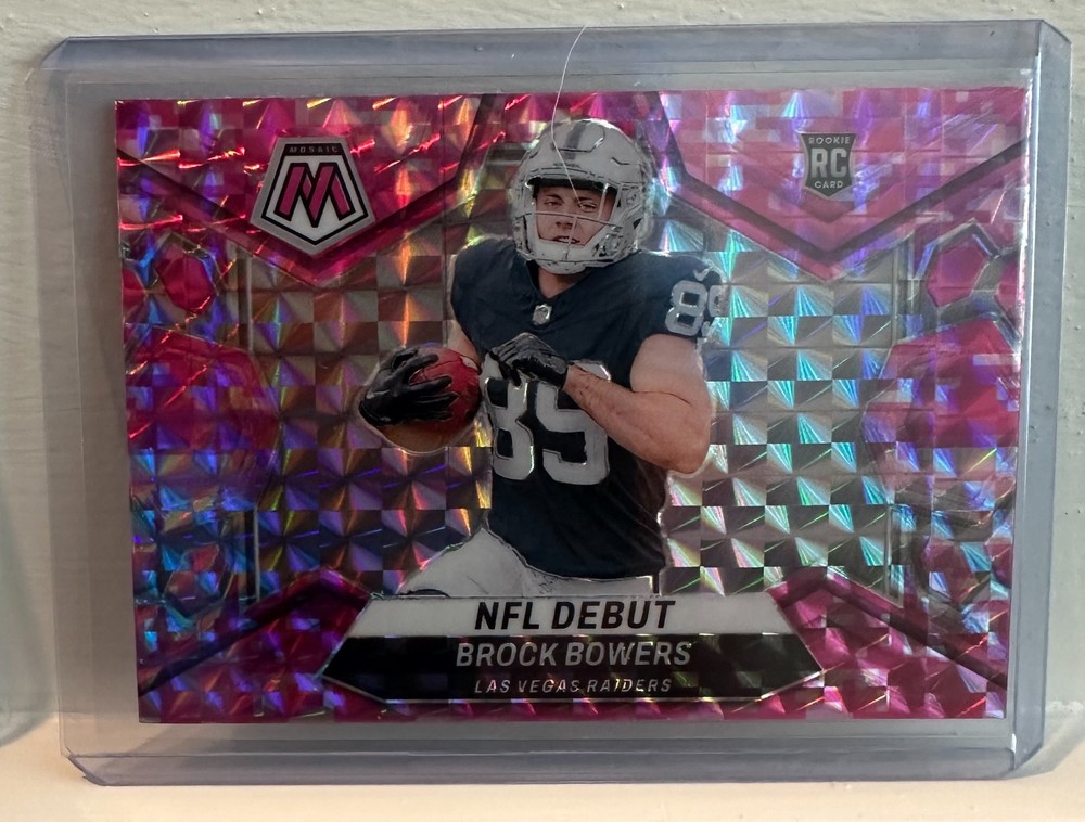 2024 Panini Mosaic - NFL Debut Brock Bowers #286 Camo Pink Mosaic Prizm (RC)