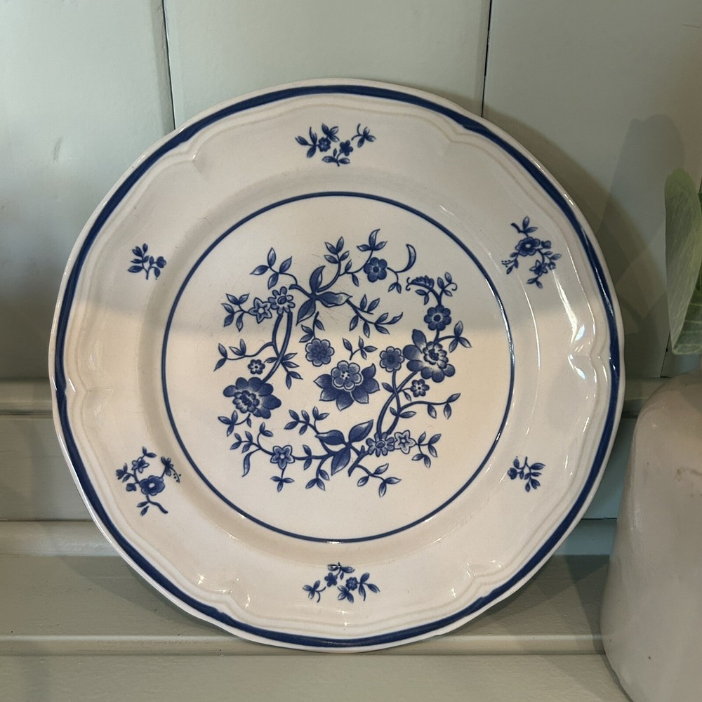 NEWCOR Blue White Floral 7.5