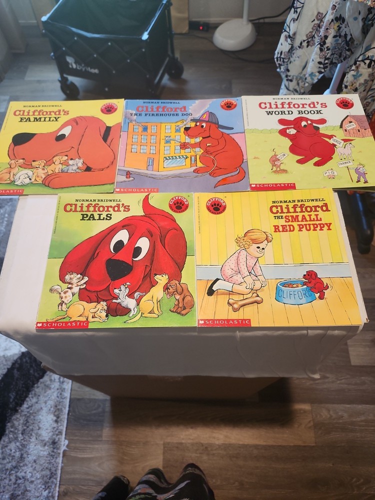 Lot of 5 Clifford The Big Red Dog Paperback Books By Norman Bridwell