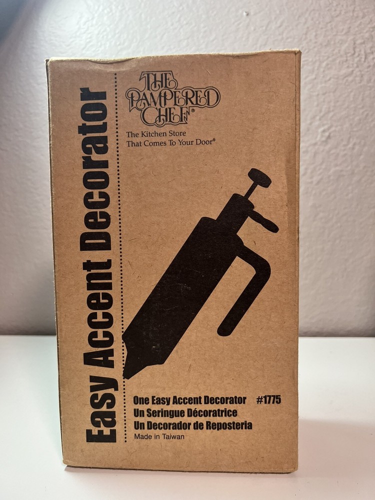 Pampered Chef Easy Accent Decorator #1775 – In the Box. Complete Set Christmas