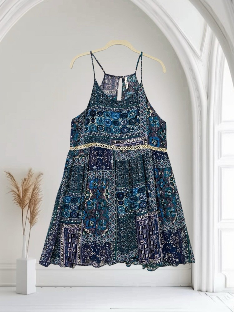 Women’s Geo Print Crochet Trim Mini Dress Size Small Lightweight Boho Chic