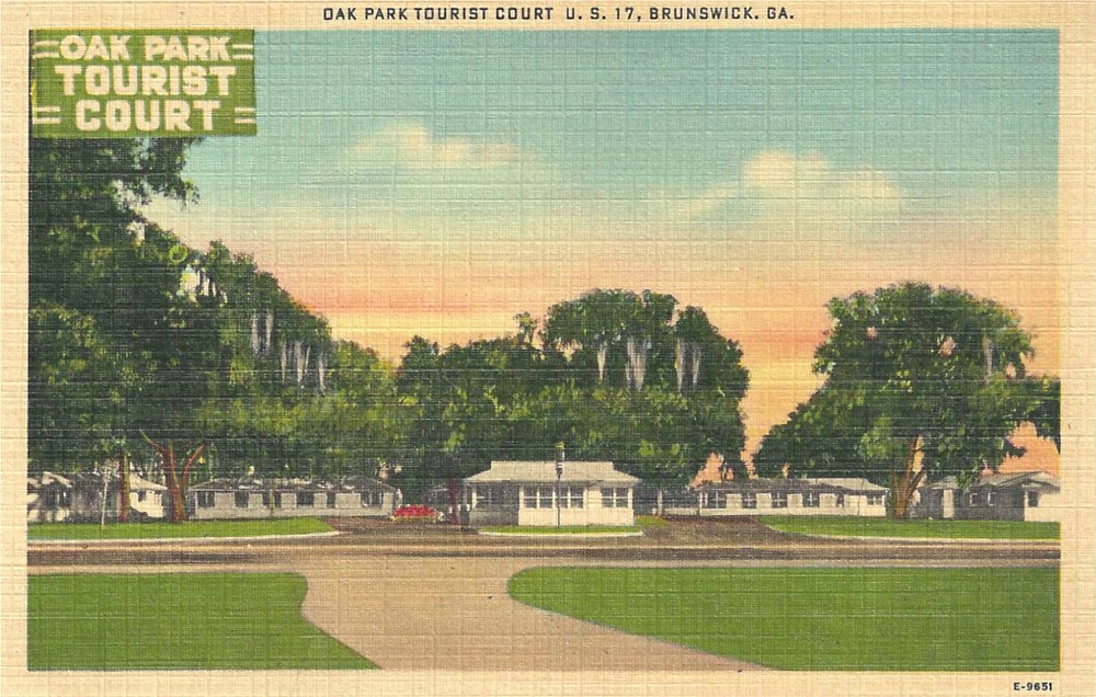 c 1940 Brunswick Georgia GA~ Oak Park Tourist Court US 17 ~ Linen UNP Postcard