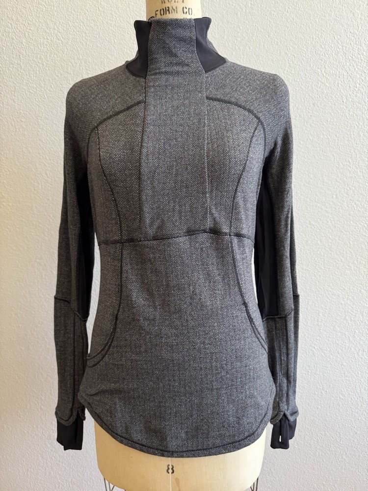 Lululemon Base Runner Jacket Women's 8 Grey Athletic Workout 1/2 Zip EUC