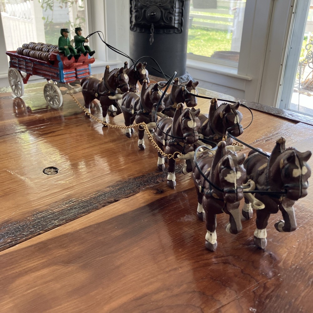 Cast Iron BEER WAGON 8 Clydesdale Horses 2 Drivers 1 dog & 20 Wood Beer Barrels