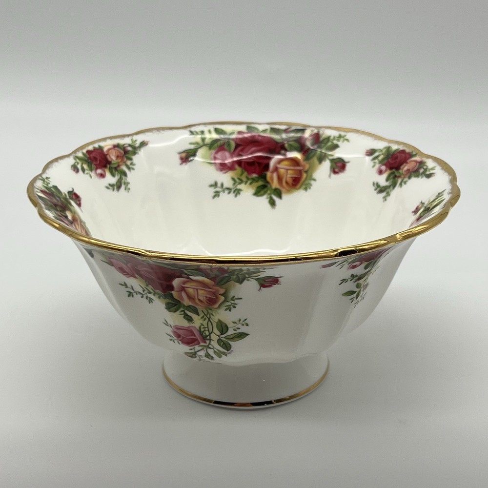 Vintage Royal Albert Old Country Roses Round Fluted Bowl 1962 Made In England ￼