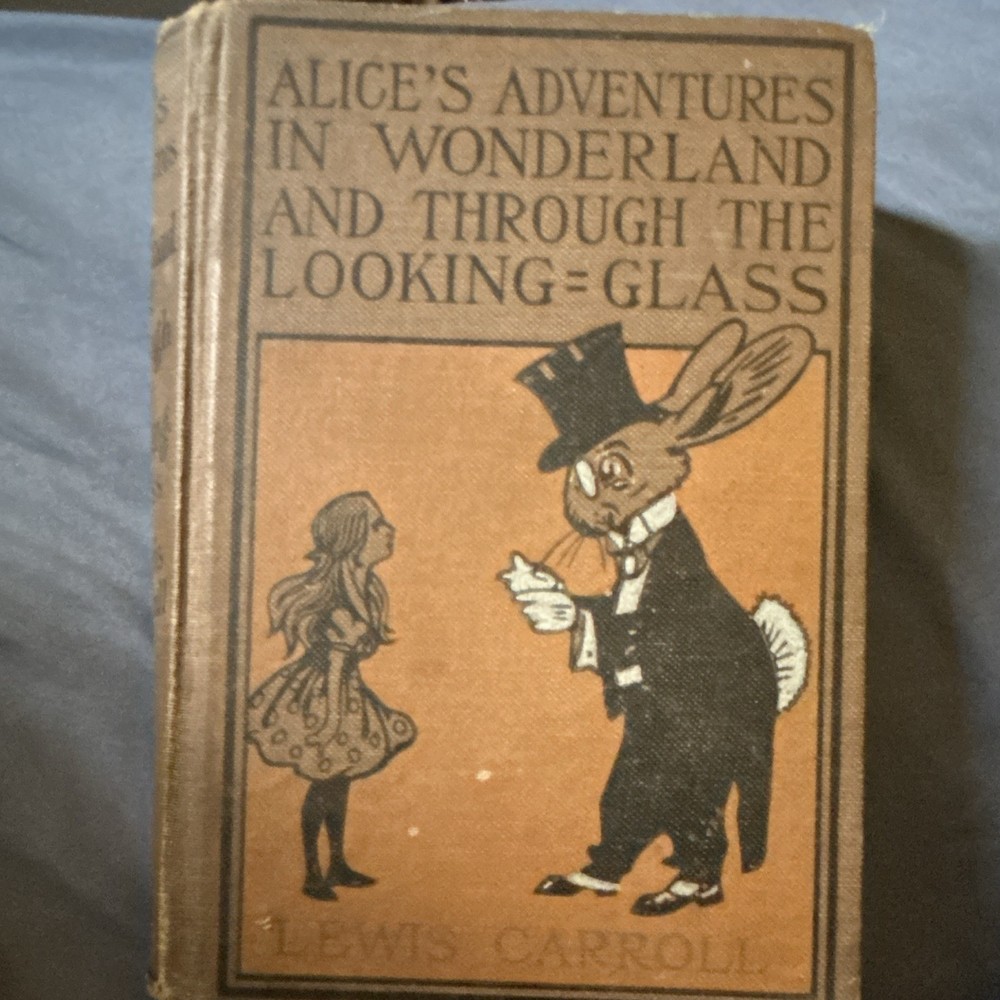Lewis Carroll Alice's Adventures in Wonderland & Through the Looking-Glass HC