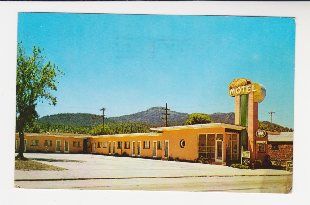 HIGHLANDER MOTEL, Route 66, WILLIAMS, ARIZONA – 1950s Postcard