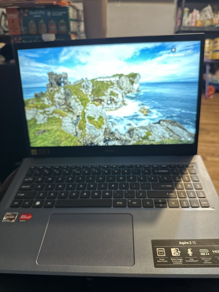 Acer Aspire 3 15.6 Touch Laptop - AMD Ryzen 5 7520U 16GB RAM 512GB SSD Silver-image