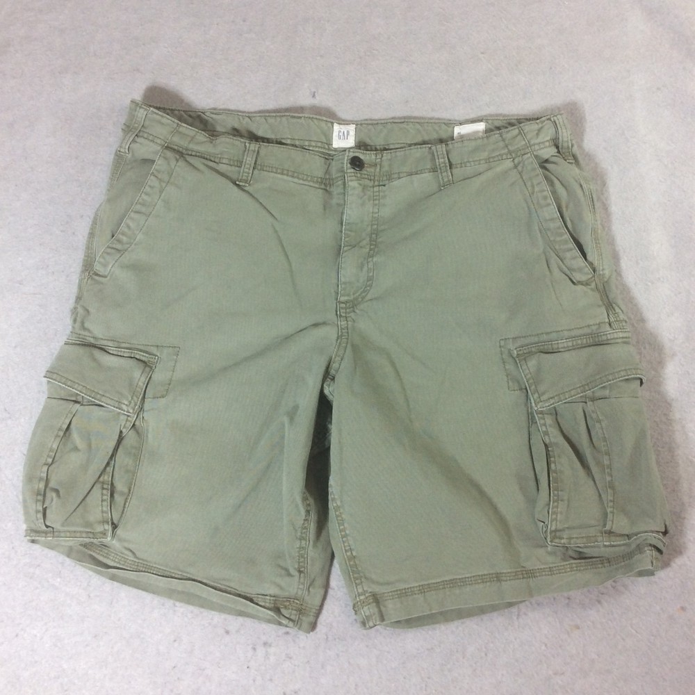 GAP Essential Cargo Shorts Men's Sz 40 Olive Green 10 in Inseam Pockets Stretch