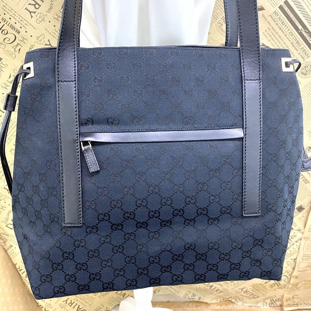 GUCCI GG Canvas Tote Bag in Black Authentic Model G0606846