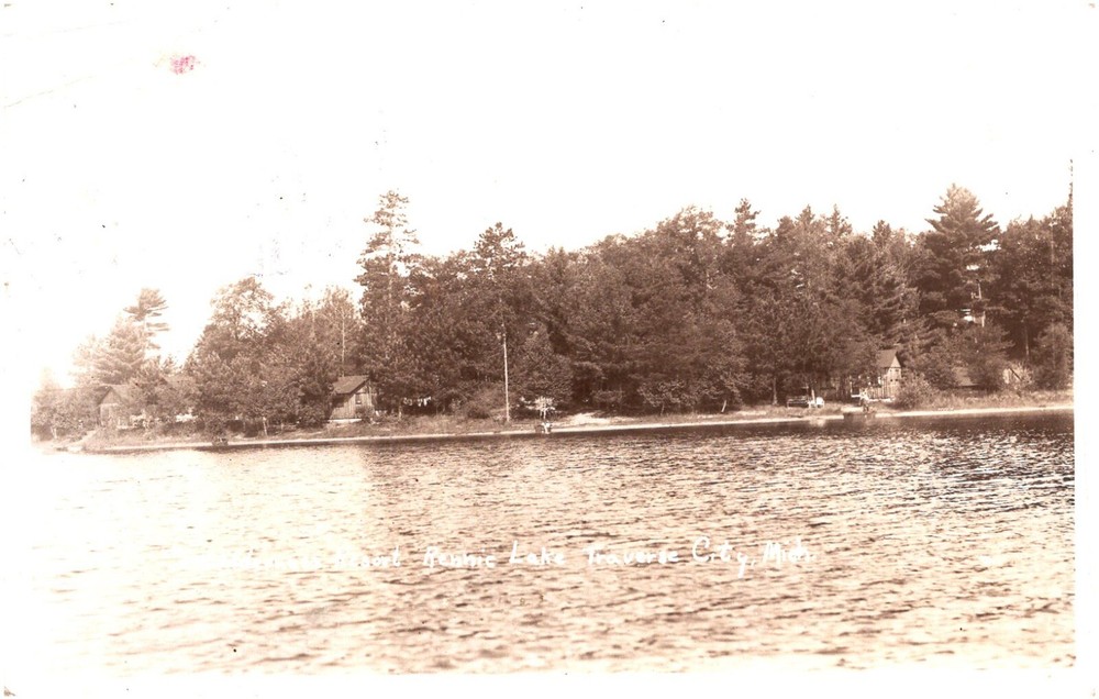 Wilderness Resort Rennie Lake Traverse City Michigan 1950s RPPC Postcard Photo