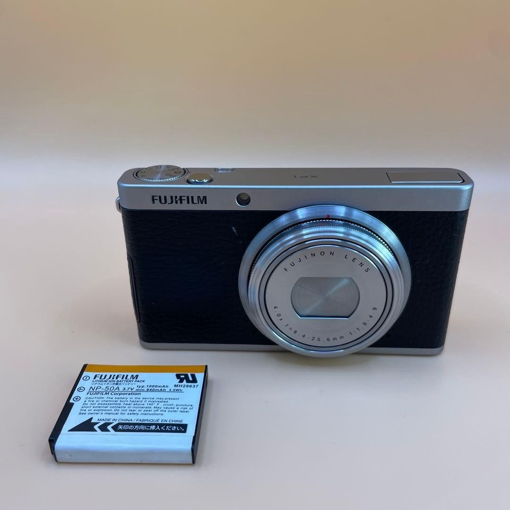 FUJIFILM XF1 Digital Camera 1565