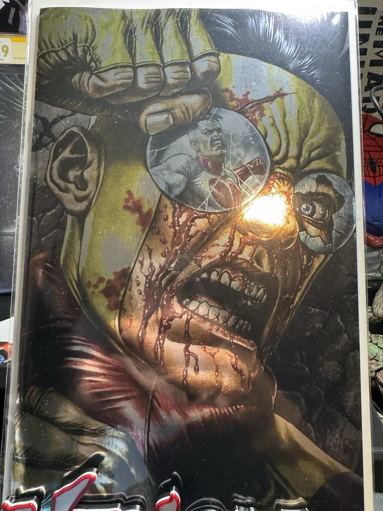 Invincible #1 C2E2 Exclusive Virgin Foil Variant Mico Suayan LTD 500
