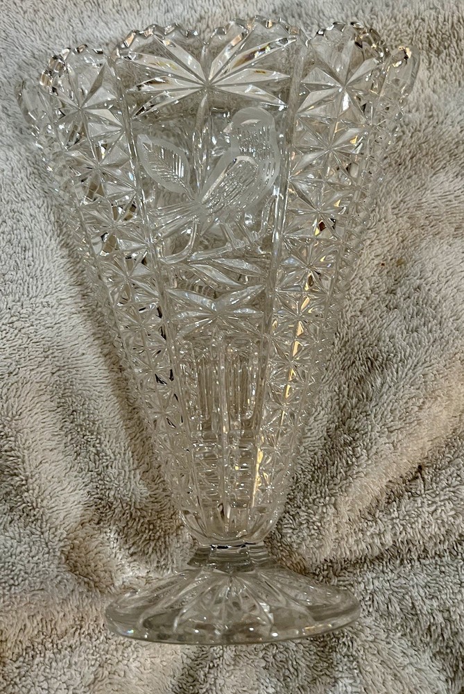 Hofbauer Byrdes 24% Lead Crystal Fan Vase Cut Bird Design 9”