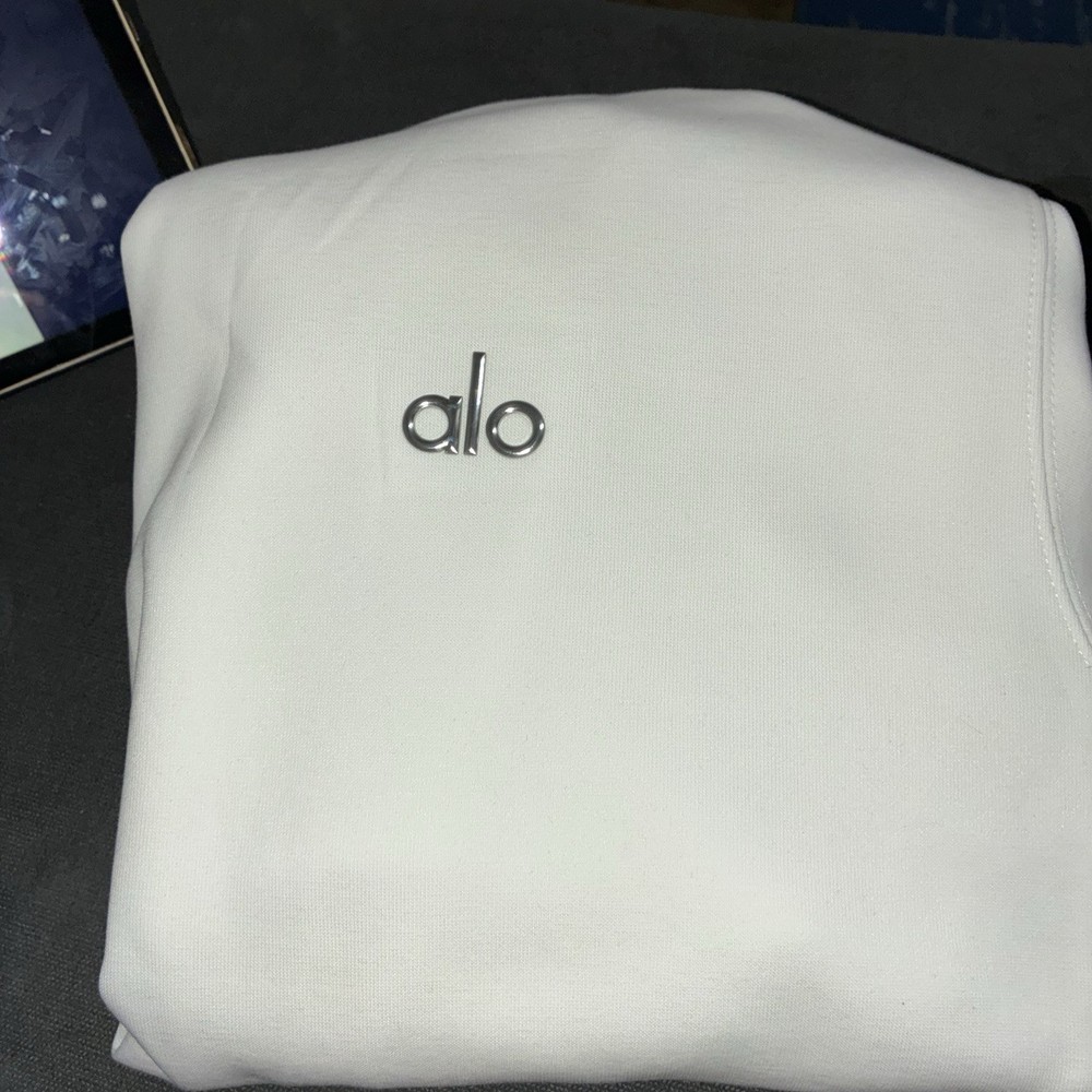ALO Pullover Sweatshirt Women White Black Blue Solid Logo