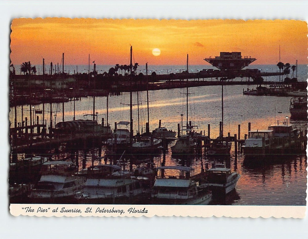 Postcard The Pier at Sunrise St. Petersburg Florida USA