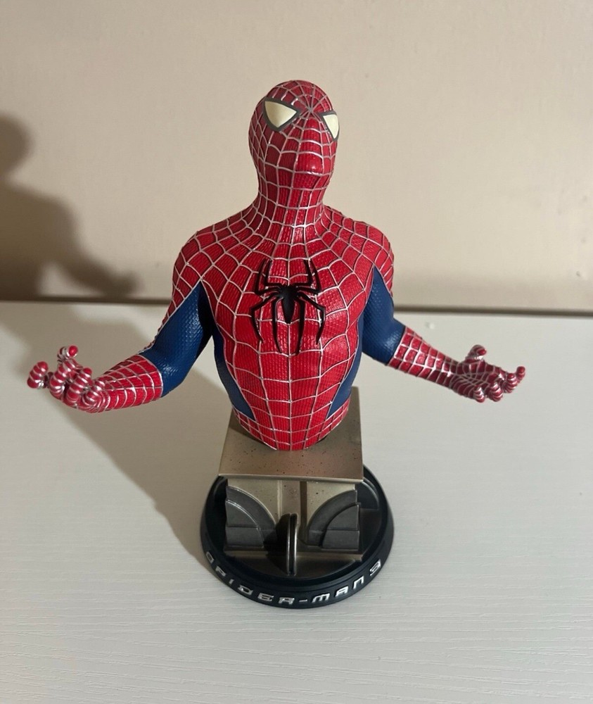Sideshow Marvel Spiderman Mini Bust Sculpture Red Color Japan Exclusive From JP