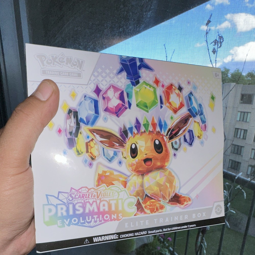 Pokémon TCG Prismatic Evolutions Elite Trainer Box English