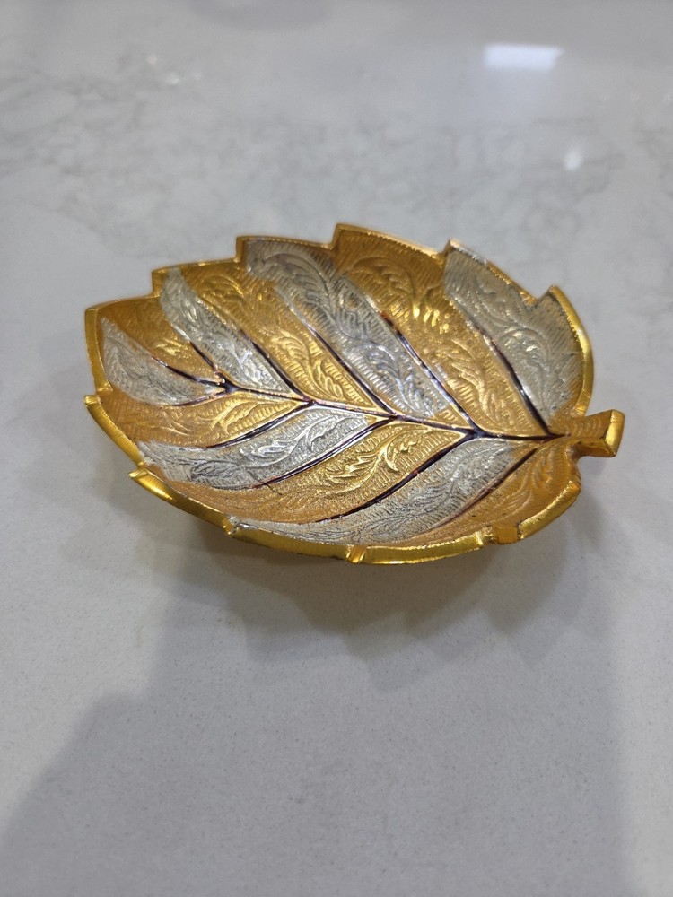 Decorative Leaf Trinket Dish Bowl Gold and Silver Plated Aluminum Candy Dish