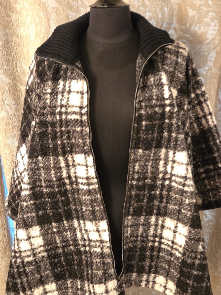 Marc New York Andrew Marc Black and White Plaid Poncho Full Zipper One Size Fit