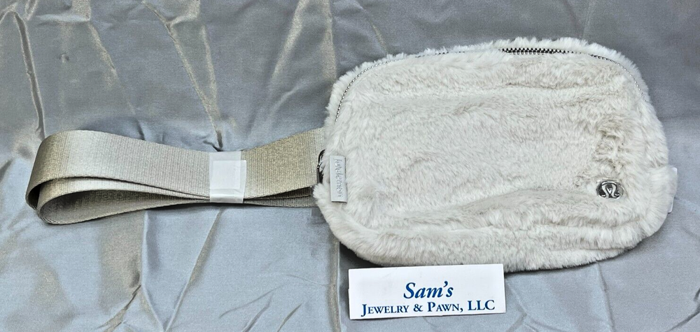 Lulmon Everywhere Plush Fleece Sherpa Fanny Pack in Bone Silver