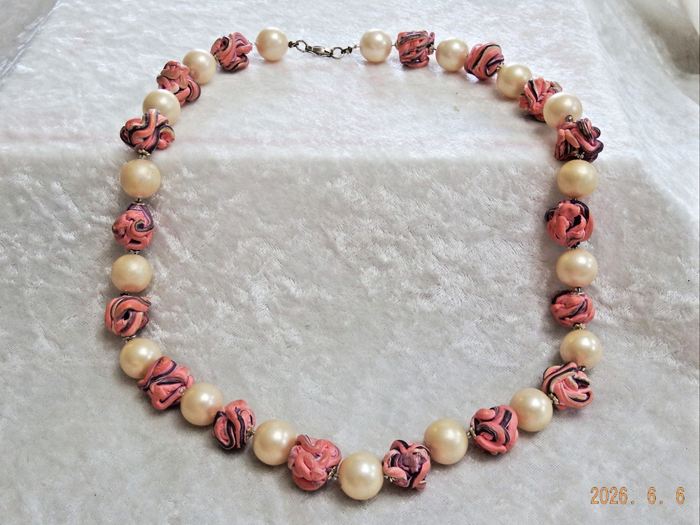 Vintage Pink & White Faux Pearl  Beaded Necklace