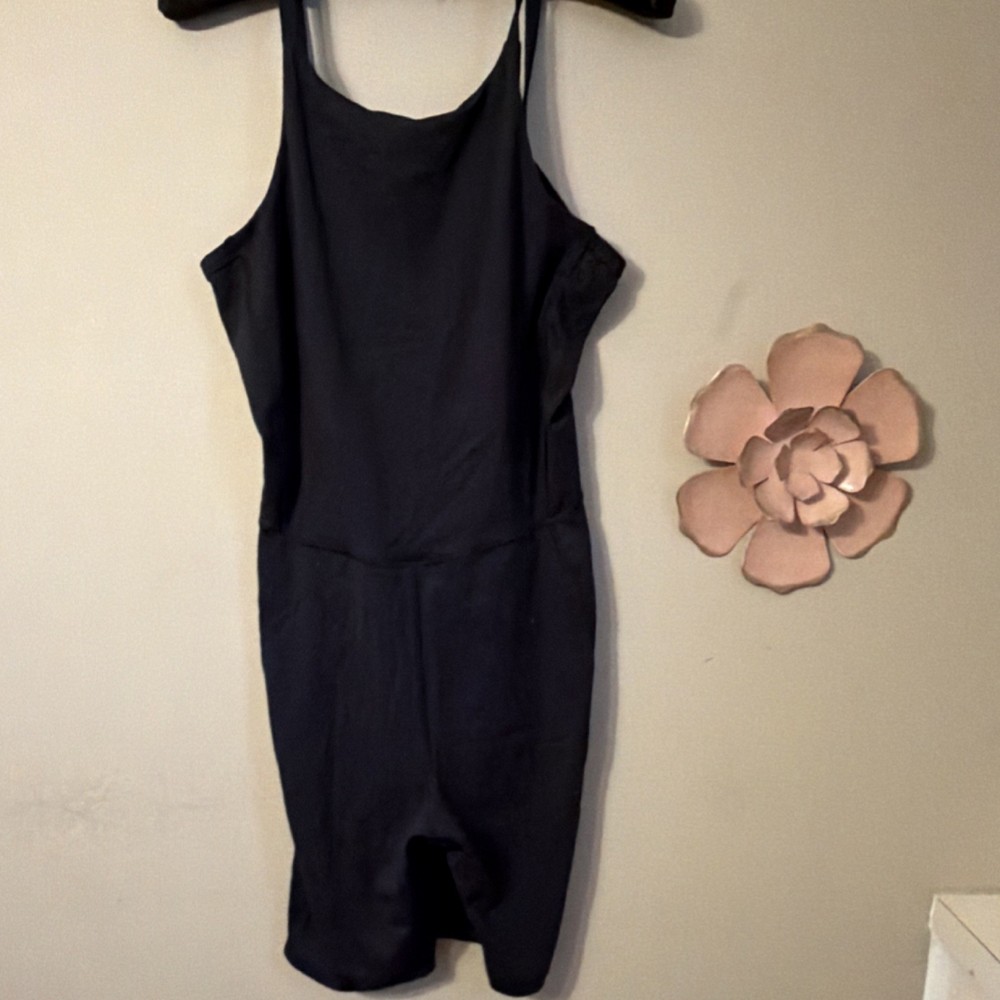 Lululemon Black Sleeveless Women's Unitard Round Neck Solid One-Piece Size L
