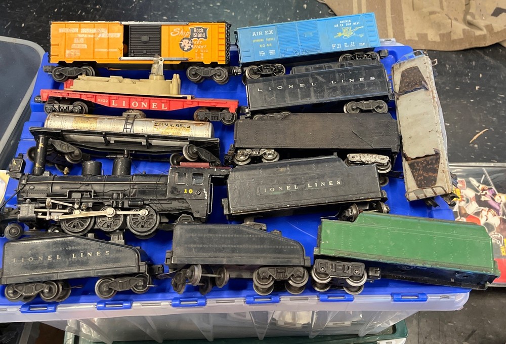 Lionel & Marx  O Scale Lot Of 22 Miscellaneous Cars Parts Only ( A )