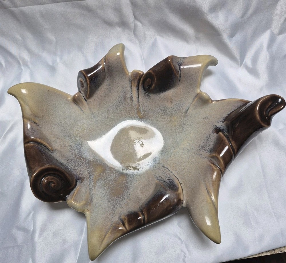 VTG Hull Pottery Freeform Bowl MCM Centerpiece