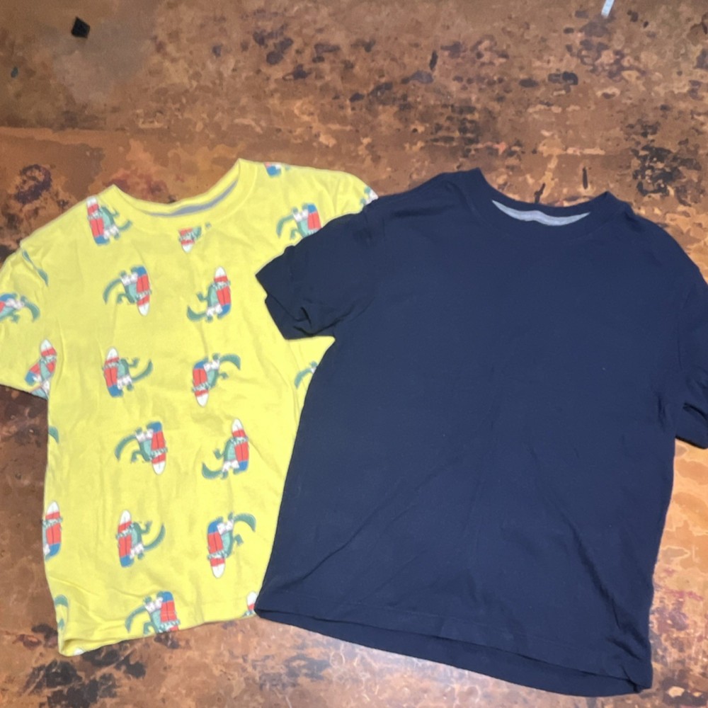 Old Navy Softest Tee Boys M (8) Crew Neck Short Sleeve T-Shirts Lot of 2 Shark