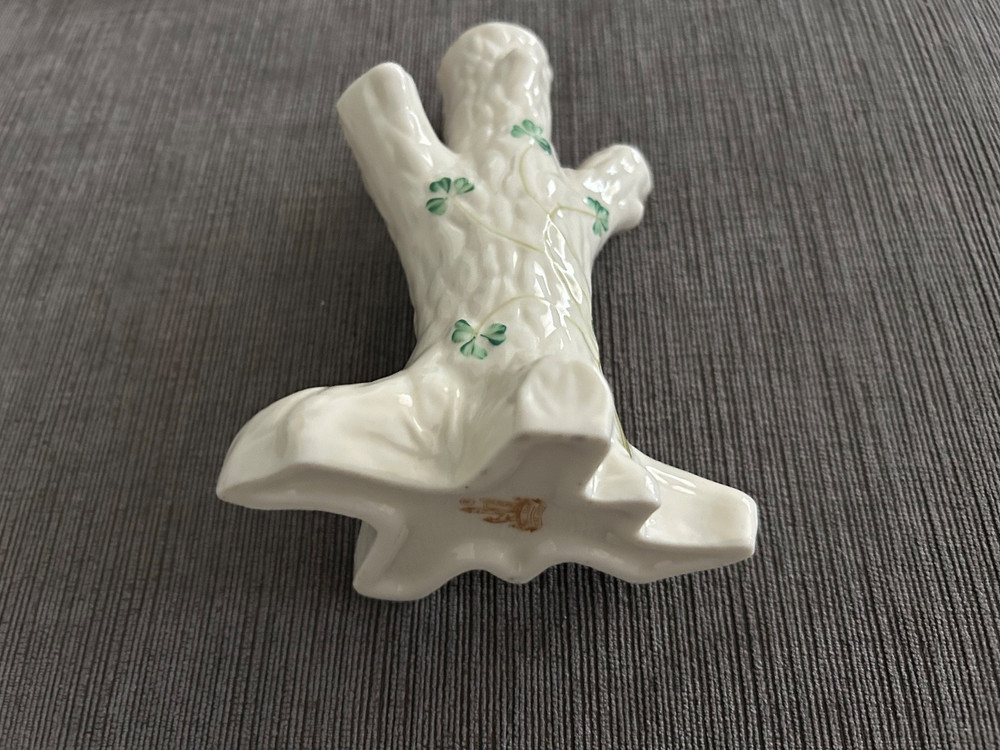 Vintage BELLEEK IRELAND, Shamrock Porcelain 3 Branch Tree, 6.25
