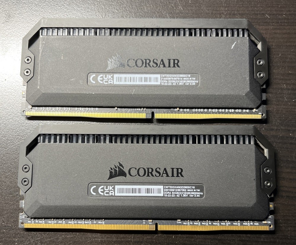 Corsair Dominator Platinum RGB 32GB (2x16GB) RAM DDR4 3600MHz CMT32GX4M2D3600C18