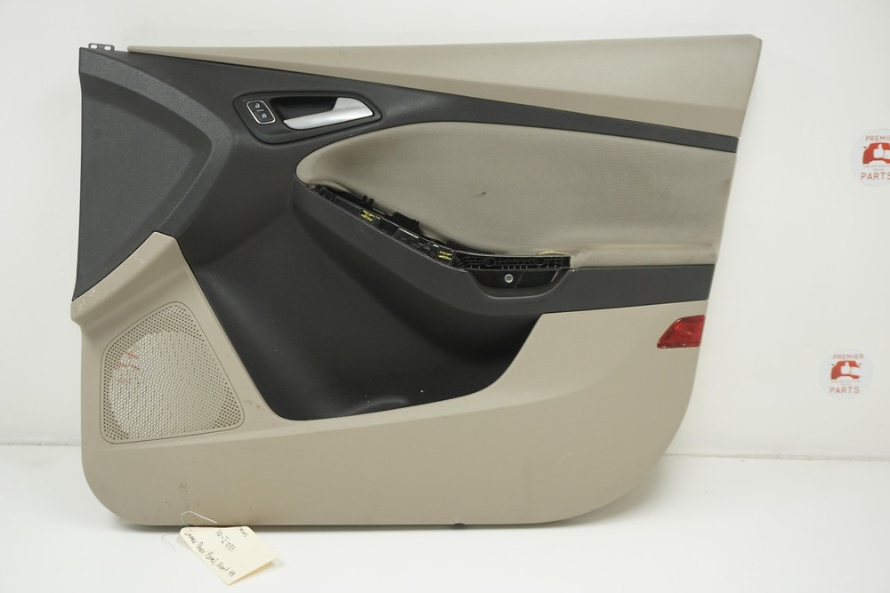 15 16 17 18 2015-2018 Ford Focus Front Door Trim Panel Used Oem Rh