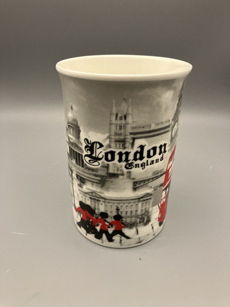 London Crest Souvenir London England Coffee/Tea Mug