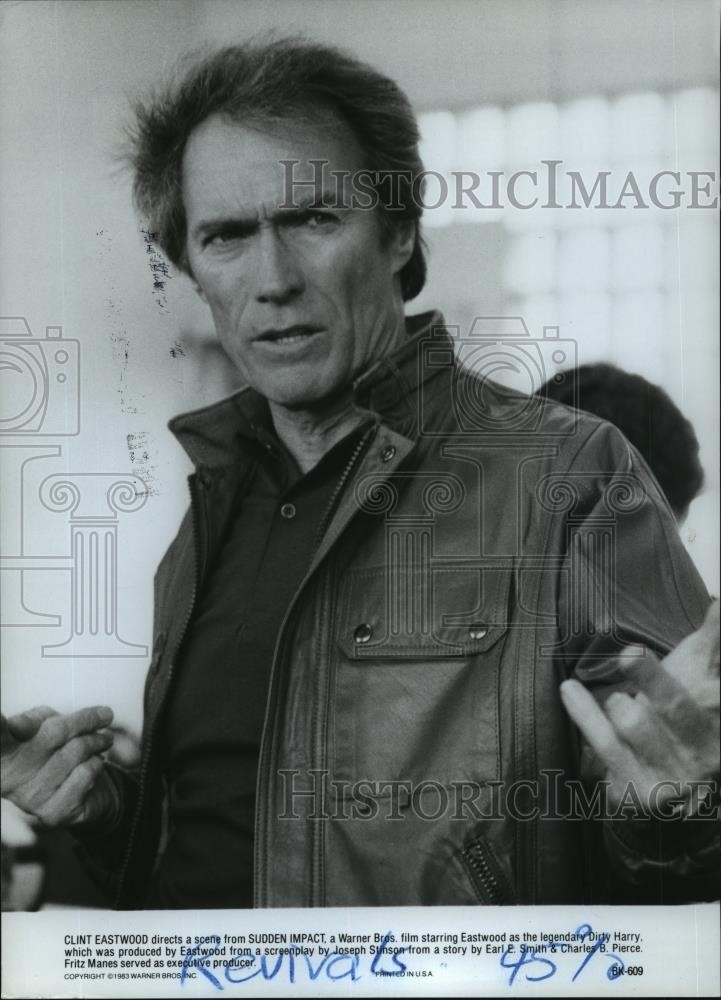 1983 Press Photo Actor & Directing Clint Eastwood in Sudden Impact - ney24076