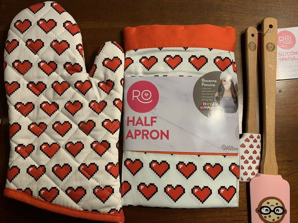 Valentine's Day Heart Theme Oven Mitt and Spatula Set Wilton Ro Rosanna Pansino
