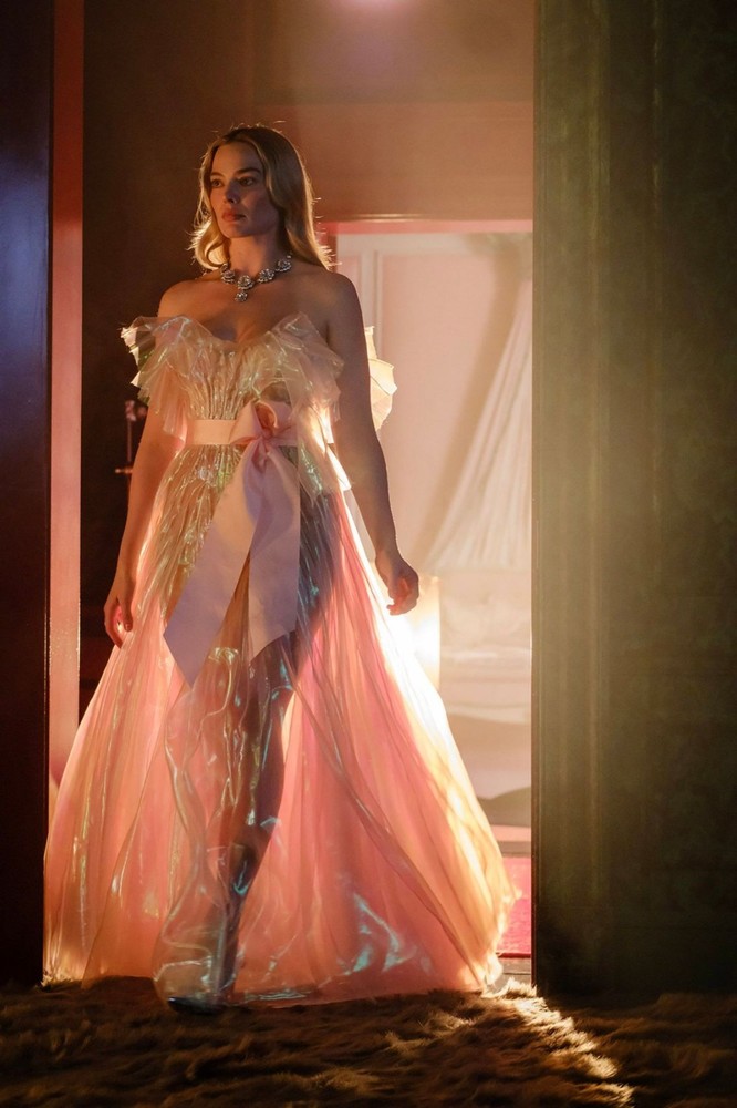Margot Robbie in an 11