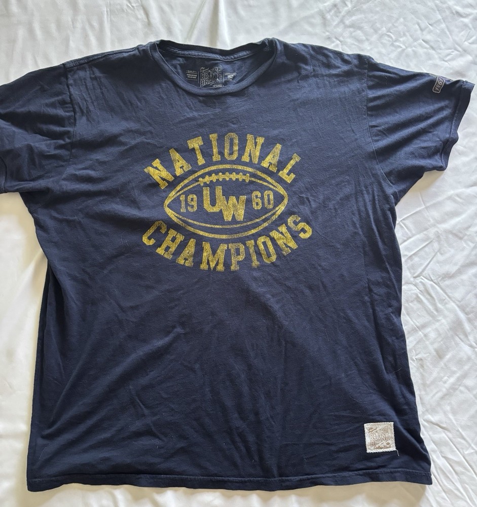 Retro Brand Men's XL University of Washington purple Tshirt