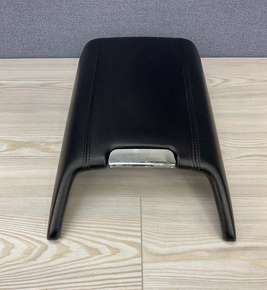⭐️2003-2006 Lincoln Navigator Front Center Console Lid/Armrest. Black Leather.