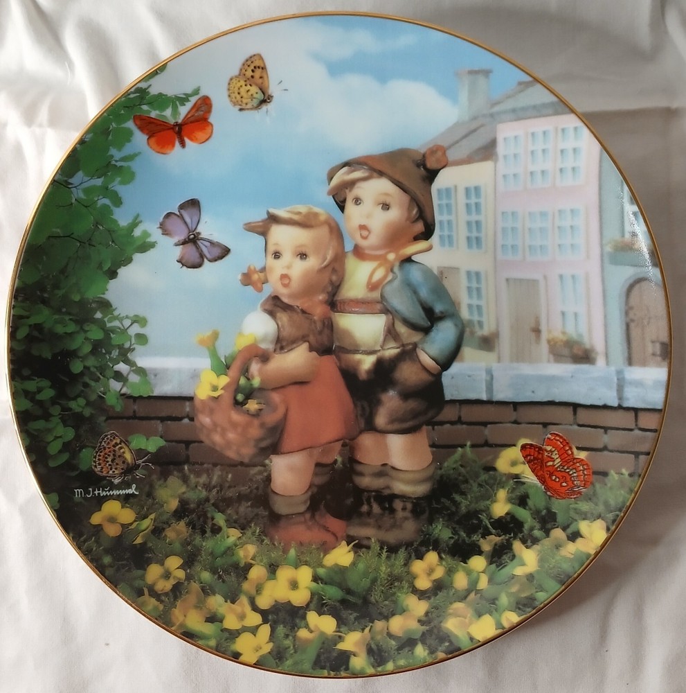 M J Hummel Surprise Collectible Plate Little Companions Danbury Mint