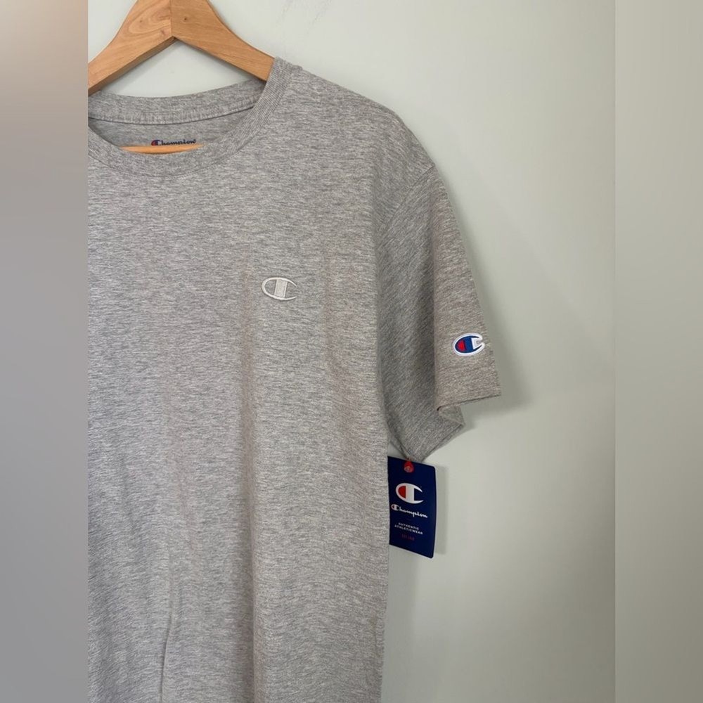 Champion Light Gray Short Sleeve Men's Tee Shirt, Size Medium NWT