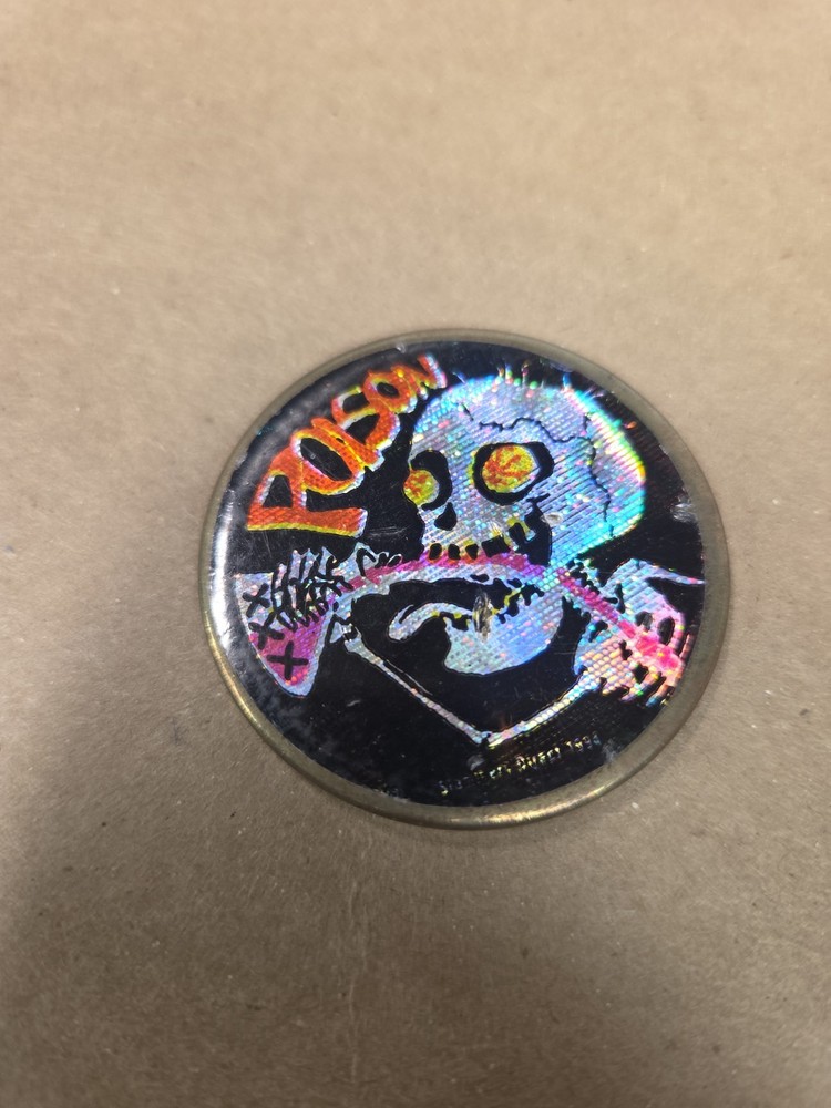 VINTAGE 90’s HOLOGRAM POISON SKULL POG MILK CAP BLACK METAL SLAMMER