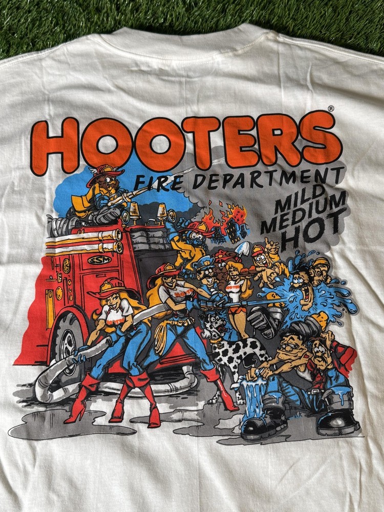 Vintage Hooters Fire Department Shirt Mens XL White Graphic Mild Medium Hot 90s