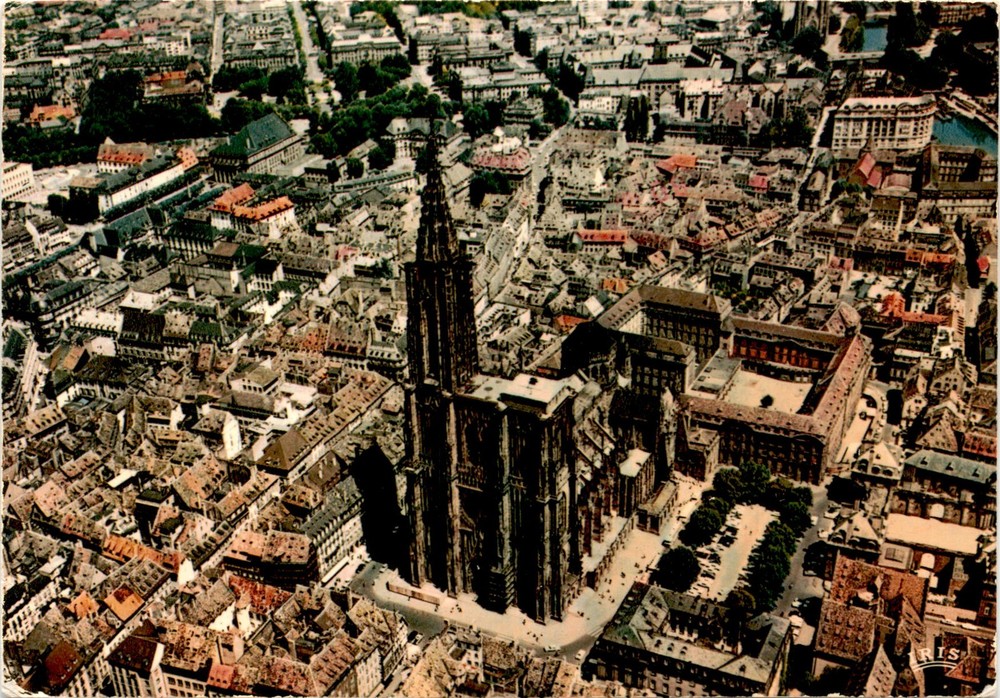 RIS STRASBOURG (Bas-Rhin), La Cathédrale, Das Strass Postcard