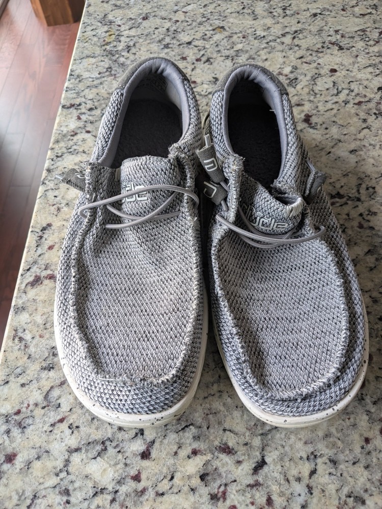 Hey Dude Wally Free Light Grey Men's 9 Stretch Casual Shoe Rub Soles Breathable