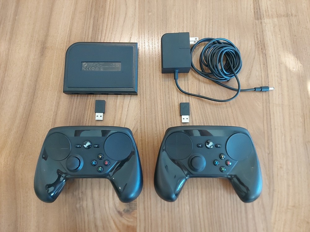 Steam Link With Power Cable, 2 Controllers Both With Dongle