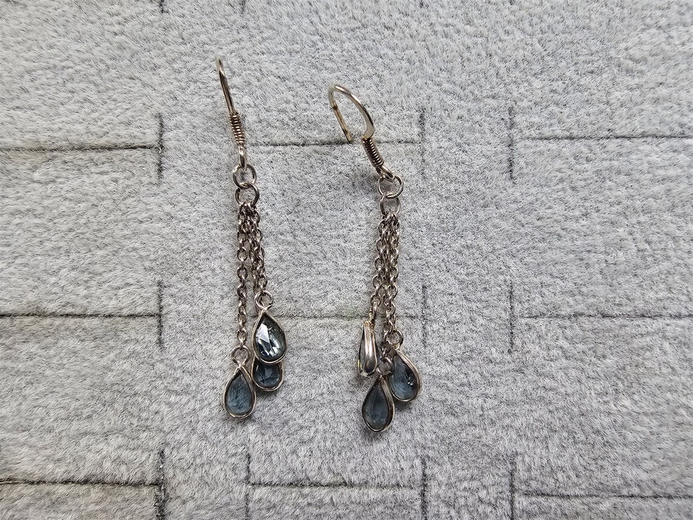 Grandma Grabe's Beautiful Vintage 925 Sterling Silver Chalcedony 1.85G Earrings